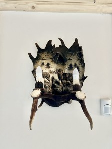 Kinkiet z łopat daniela na 2 żarówki - grawer Muflony