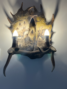 Kinkiet z łopat daniela na 2 żarówki grawer Łoś